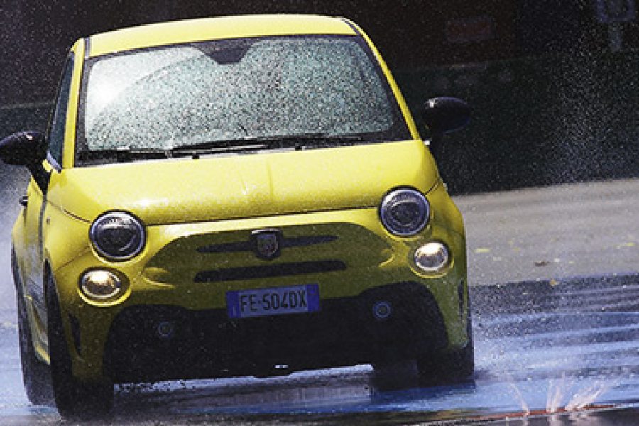 [3] Guida sul bagnato